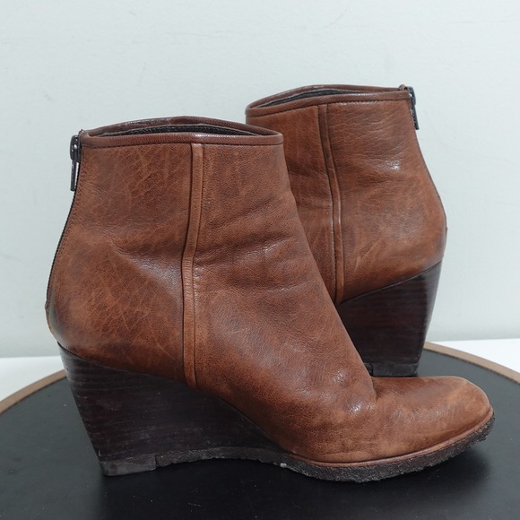 Stuart‎ Weitzman Ankle Boots Women 7M Brown Leather Wedge Heel Zip Back Bootie - Picture 7 of 11